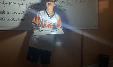 Explorando a Eletricidade: Uma Aula Empolgante no Colégio IMP
